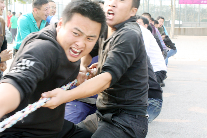 The pre-match tug-of-war warm-up scene was extremely hot